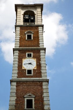 Lonate pozzolo eski soyut 