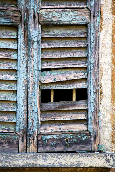 Castiglione olona varese italy abstract  window    the white — Stock Photo, Image