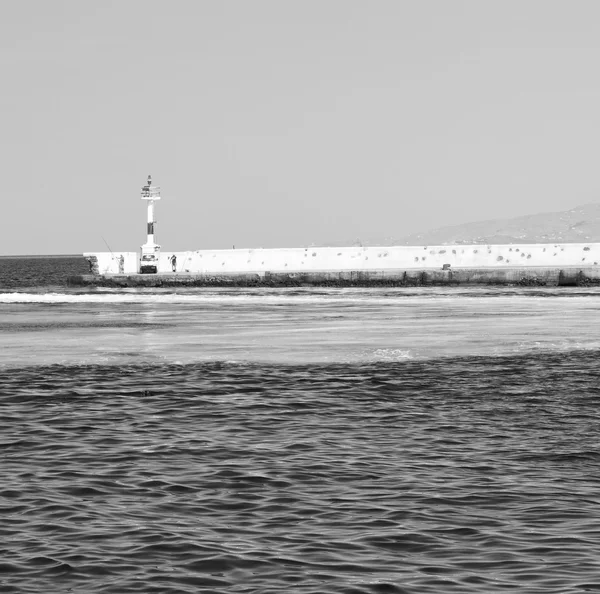 Wyspa z latarnią morską Grecja santorini Europy Łódź Port i pie — Zdjęcie stockowe