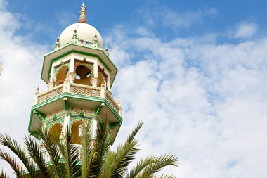 Umman muscat oteli eski Camii Minare ve din gökyüzü temizleyin