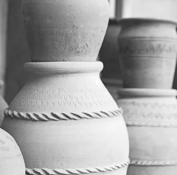 Dans oman muscat le vieux marché de la poterie vente fabrication contiennent — Photo