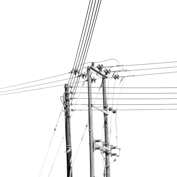 Im Bereich des Stromkabels Holzmast Energie- und Stromleitung — Stockfoto