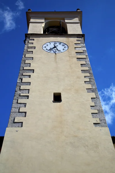 Sumirago em itália a torre de parede sino dia ensolarado — Fotografia de Stock