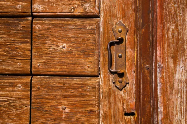 E porta de madeira cairate varese itália — Fotografia de Stock