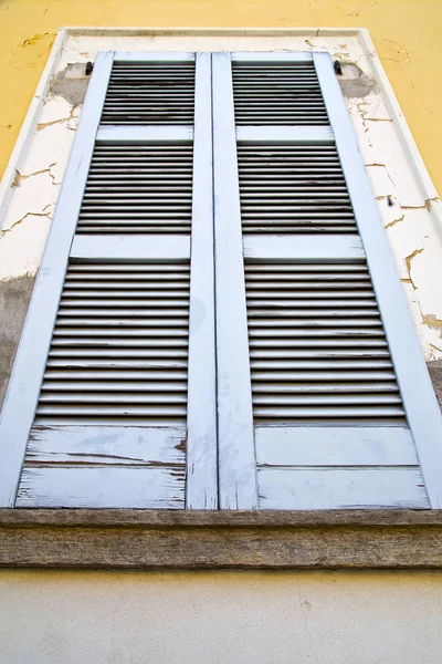 Besnate  varese italy abstract       venetian blind   brick — Stock Photo, Image