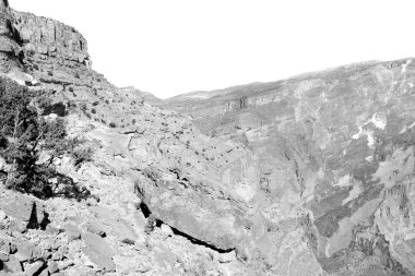 Umman eski dağ gorge ve kanyon derin bulutlu gökyüzü 