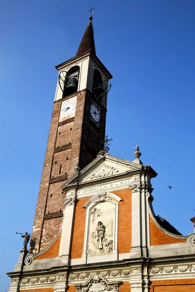 장미 창 이탈리아 롬바르디아는 mercallo 벽돌 마감 — 스톡 사진