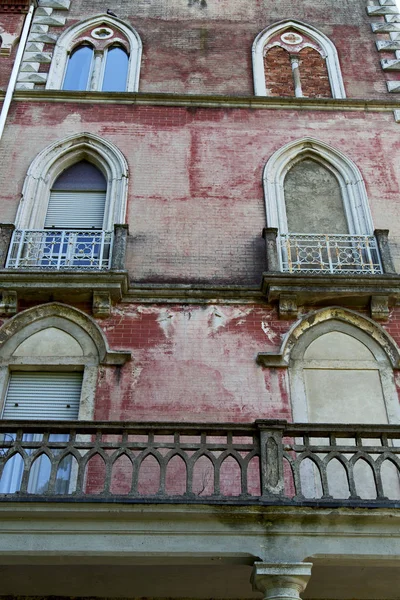 The milano old   window closed brick   pipe — Stock Photo, Image