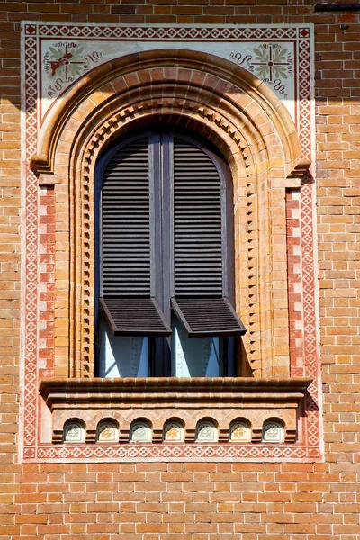 Window  varese palaces mornago      sunny — Stock Photo, Image