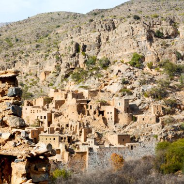 Umman dağda eski terk edilmiş köy evi ve cl kemer