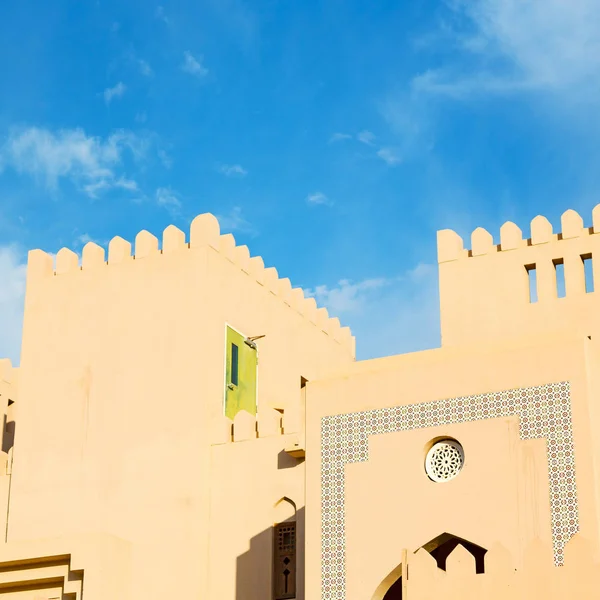 Umman Muscat eski savunma fort battlesment gökyüzü bir