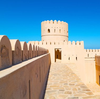 Umman Muscat eski savunma fort battlesment gökyüzü bir