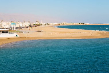 Umman Arapça denize tepeden   