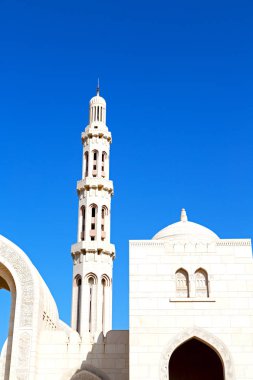 Umman muscat oteli eski Camii Minare ve din gökyüzü temizleyin