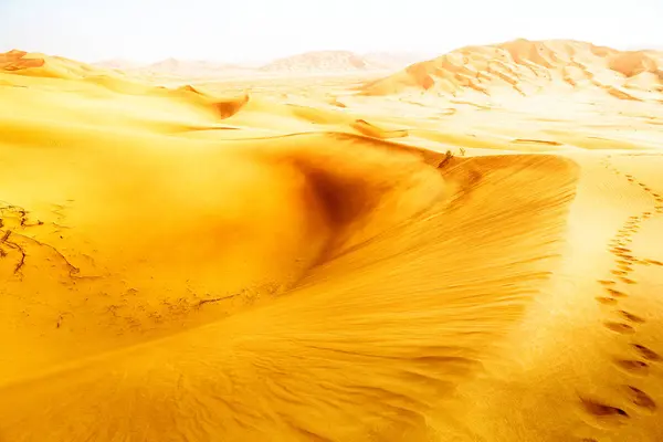 Em oman velho deserto esfregar al khali o quarto vazio e ao ar livre — Fotografia de Stock