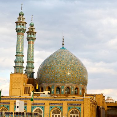 İran ve eski antika Camii minaresi