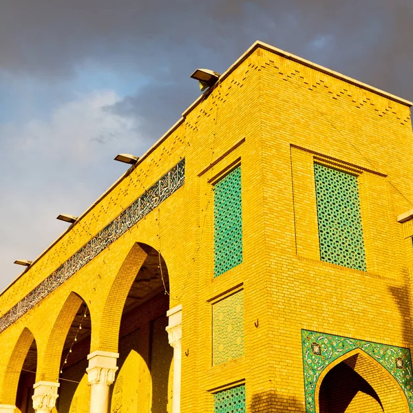 In minareto irano e antica moschea — Foto Stock