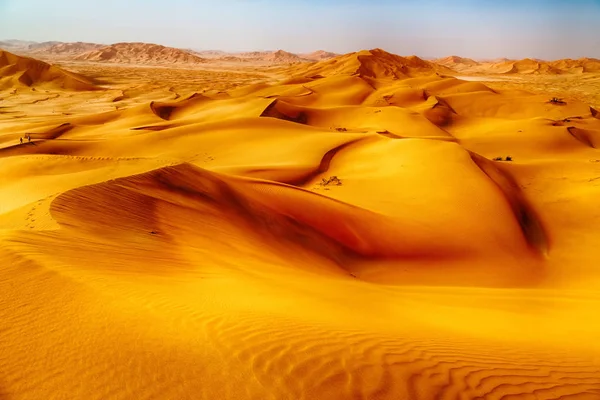 Em oman velho deserto esfregar al khali o quarto vazio e ao ar livre — Fotografia de Stock