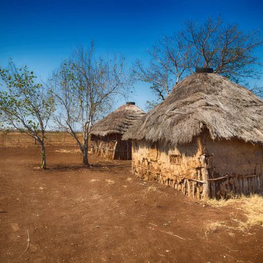  Lesotho sokak köyde avlu yakınındaki