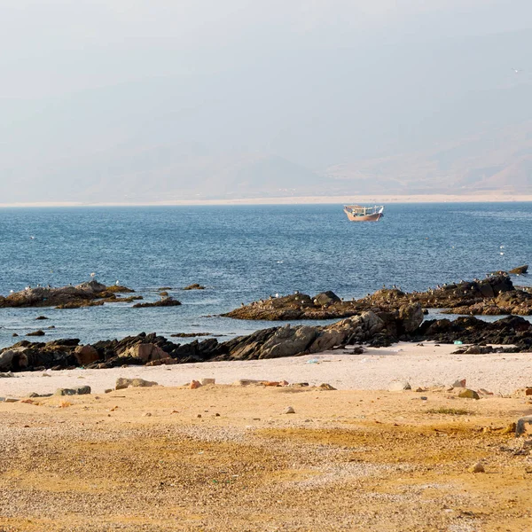 Dans oman arabic mer plage de sable — Photo