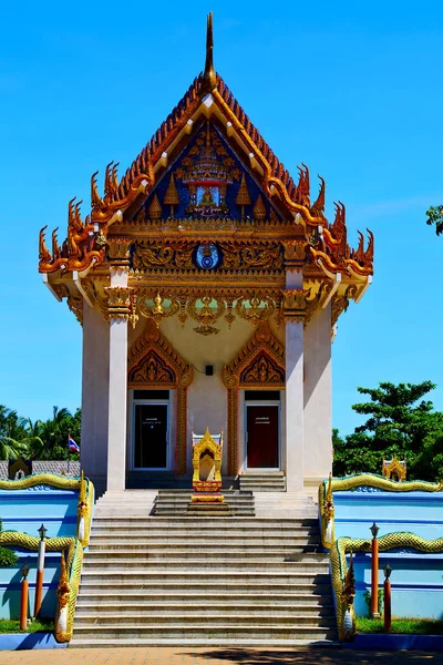 Pavimento flequillo tailandia incisión del templo de oro buddha — Foto de Stock