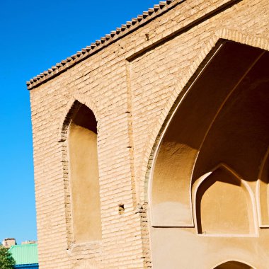 İran'ın eski köprünün ve nehir 