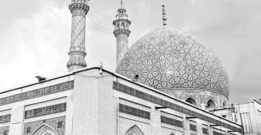 İran ve eski antika Camii minaresi