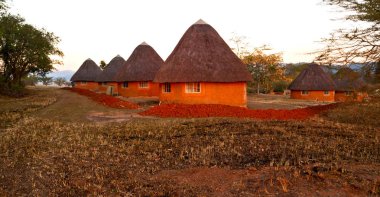  Lesotho sokak köyde avlu yakınındaki