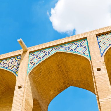 İran'ın eski köprünün ve nehir 