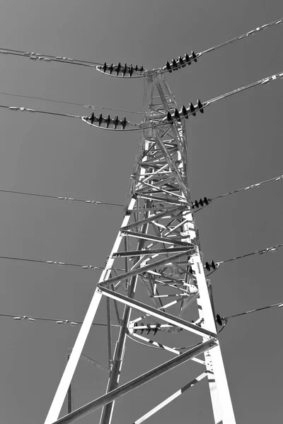 Iranischer Strommast am Himmel — Stockfoto