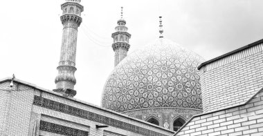 İran ve eski antika Camii minaresi