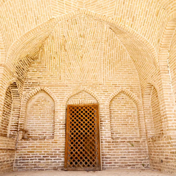 W zabytkowym pałacu w Iranie — Zdjęcie stockowe