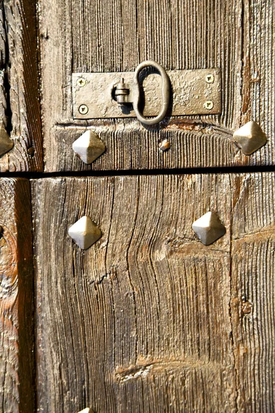 Capronno  rusty brass brown knocker — Stock Photo, Image