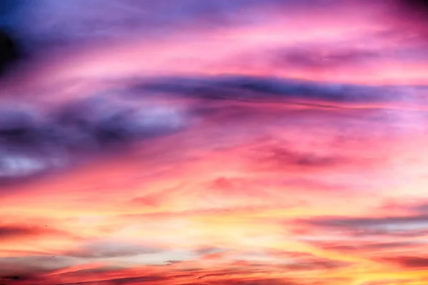 フィリピンの抽象的な雲と夕日 — ストック写真