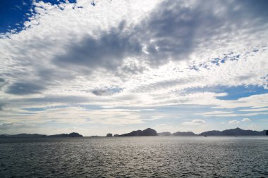 Pasifik Okyanusu bulutlar ve ışıklar 