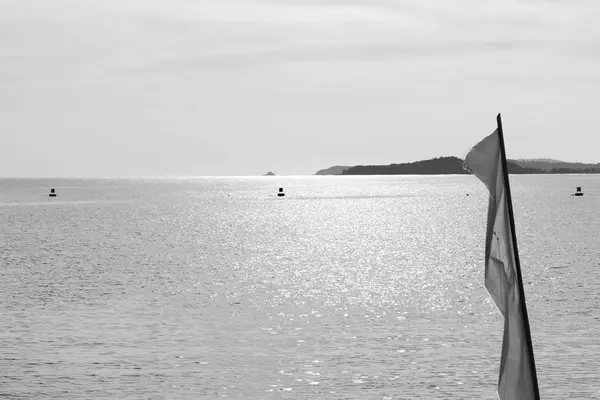 Stilla havet molnen och lampor — Stockfoto