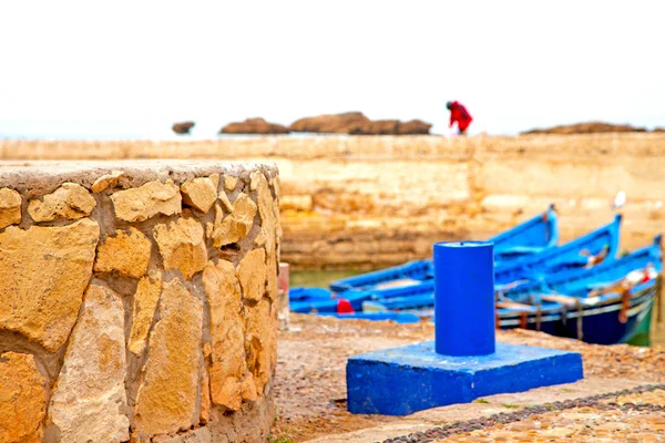 Boot in Afrika Marokko oude haven hout en abstracte pier — Stockfoto