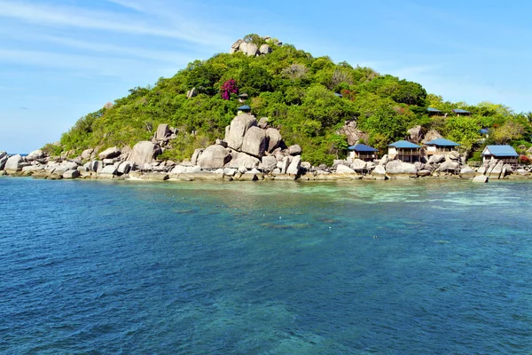 Asia kho tao rocks house boat in thailand und südchina meer — Stockfoto