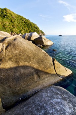 Tayland kho tao bay soyut bir mavi lagün güneye taş 