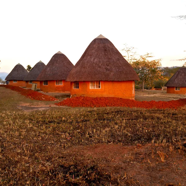 W lesotho ulicy wieś w pobliżu courtyard — Zdjęcie stockowe