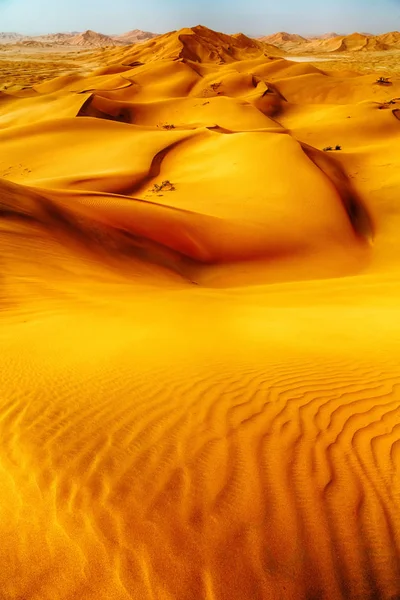 In oman vecchio deserto strofinare al khali il quartiere vuoto e all'aperto — Foto Stock