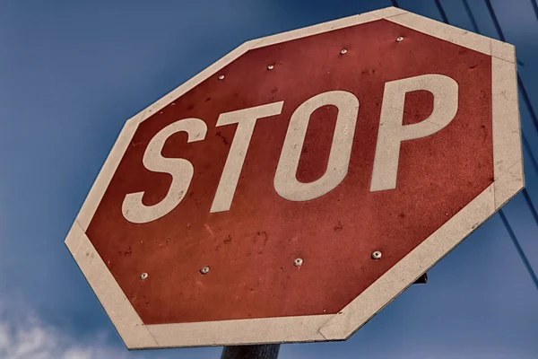 In de stop signaal en de hemel — Stockfoto