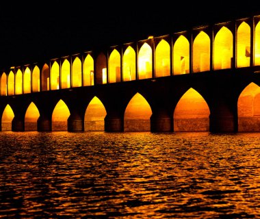 İran'da eski köprü  