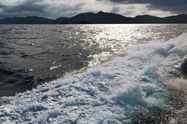 Pasifik Okyanusu bulutlar ve ışıklar 