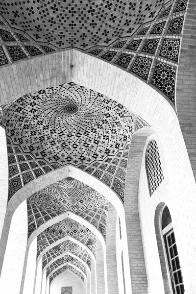 Em iran shiraz a passagem do corredor — Fotografia de Stock