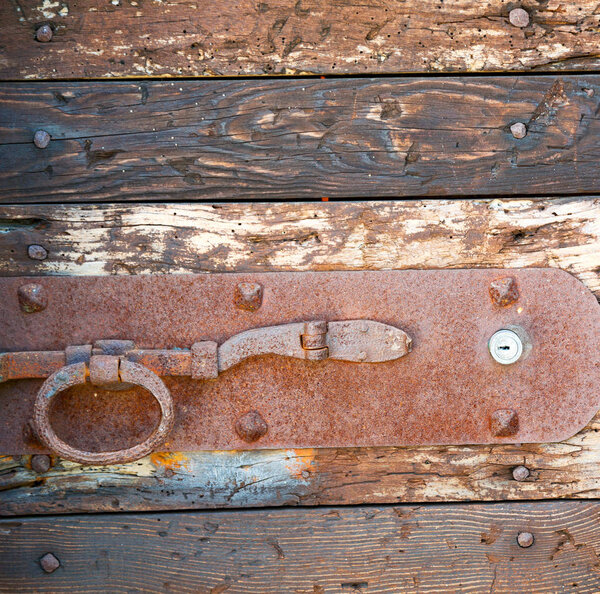 in  italy   antique  door entrance 