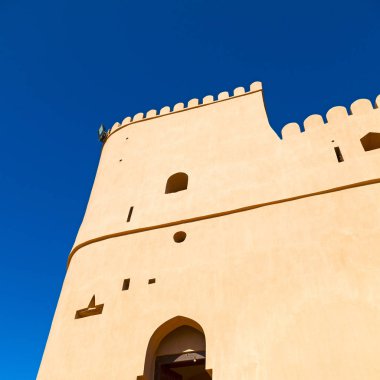 Umman Muscat eski savunma fort battlesment gökyüzü bir