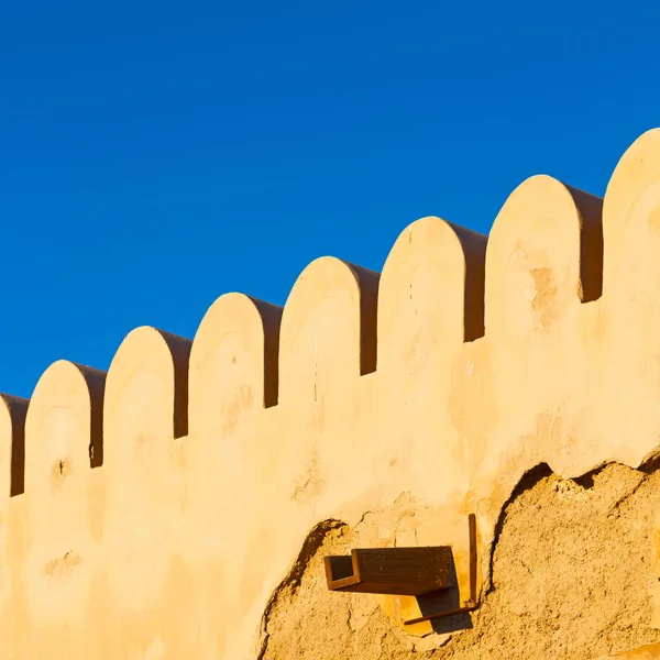 In oman muscat de oude defensieve fort battlesment hemel een — Stockfoto