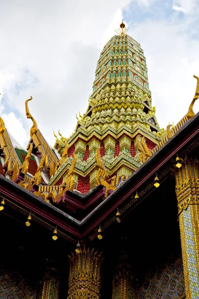 Thailand Asien Dach wat Paläste Himmel — Stockfoto