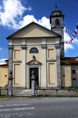   Arno eski kilise kapalı solbiate tuğla kaldırım İtalya 